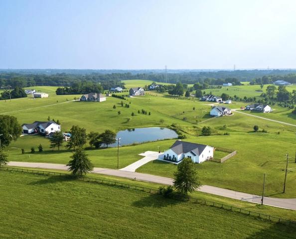 915 Eads Rd, Crittenden, KY 41030