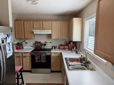 Kitchen - 502 Brookstone Ln #19-E, Cold Spring, KY 41076 photo 3 of 3