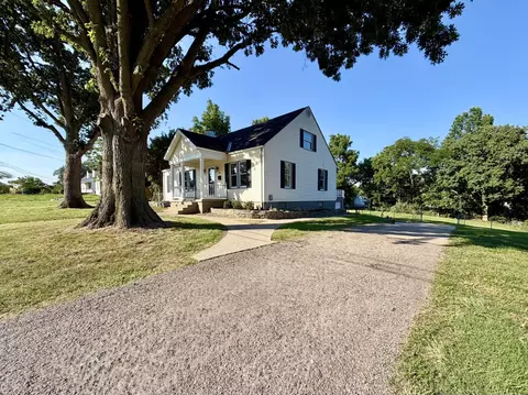 33 Eastern Ave, Elsmere, KY 41018