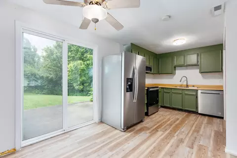 Kitchen - 28 Waterside Way, Covington, KY 41017 photo 1 of 3