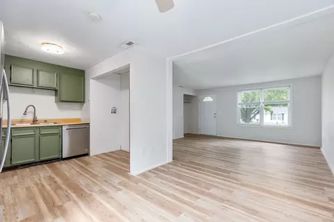 Living - 28 Waterside Way, Covington, KY 41017 photo 5 of 5