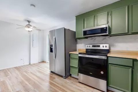 Kitchen - 28 Waterside Way, Covington, KY 41017 photo 3 of 3