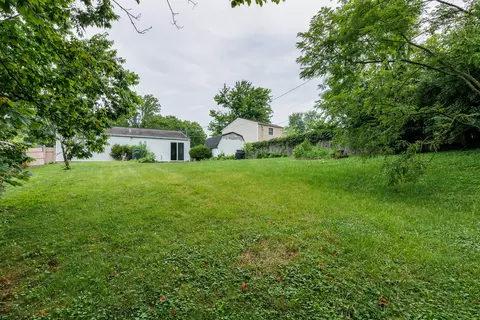 Exterior - 28 Waterside Way, Covington, KY 41017 photo 2 of 11