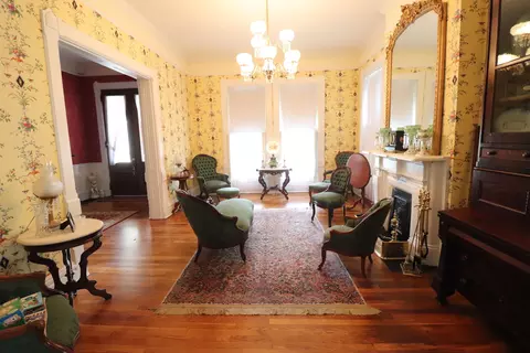 Living - 401 E 4th St, Augusta, KY 41002 photo 1 of 8