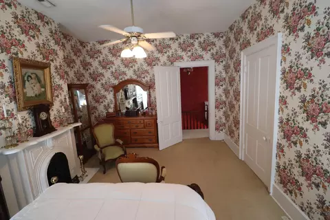 Bedroom - 401 E 4th St, Augusta, KY 41002 photo 3 of 8