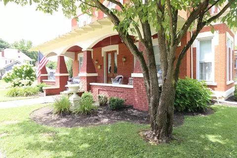 Exterior - 401 E 4th St, Augusta, KY 41002 photo 4 of 7