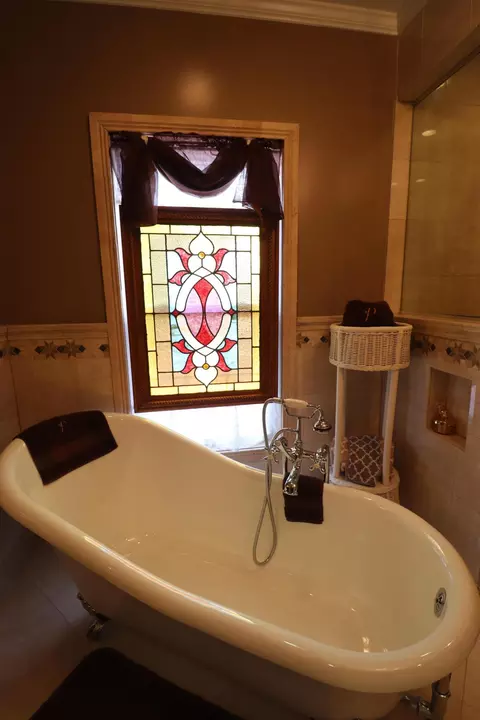 Bath - 401 E 4th St, Augusta, KY 41002 photo 5 of 6