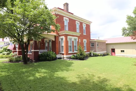 Exterior - 401 E 4th St, Augusta, KY 41002 photo 3 of 7