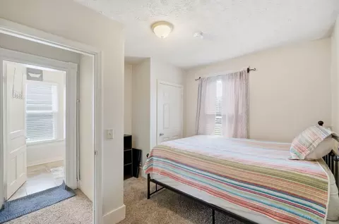 Bedroom - 115 E 9th St, Covington, KY 41011 photo 5 of 8