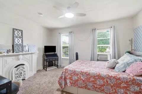 Bedroom - 115 E 9th St, Covington, KY 41011 photo 7 of 8