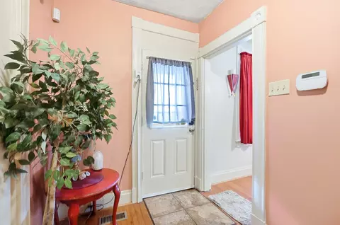 Entry Way - 115 E 9th St, Covington, KY 41011 photo 1 of 2