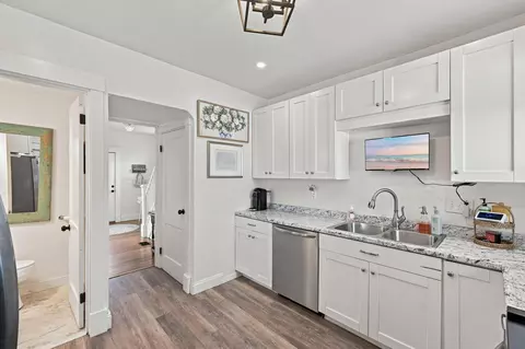 Kitchen - 1830 Euclid Ave, Covington, KY 41014 photo 3 of 3