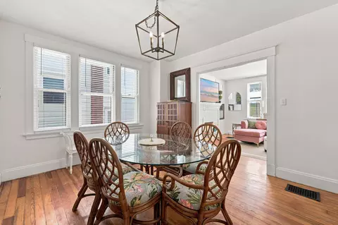 Dining - 1830 Euclid Ave, Covington, KY 41014 photo 1 of 2