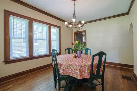 Dining - 49 Arcadia Ave, Lakeside Park, KY 41017 photo 3 of 3