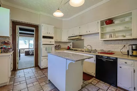 Kitchen - 49 Arcadia Ave, Lakeside Park, KY 41017 photo 1 of 4