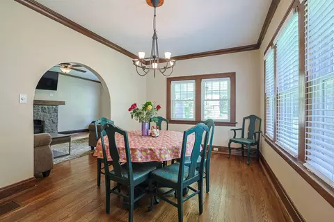 Dining - 49 Arcadia Ave, Lakeside Park, KY 41017 photo 1 of 3