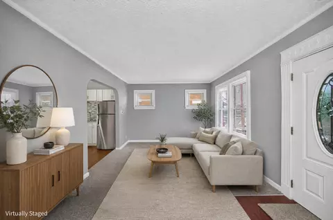 Living - 1507 Monroe St, Covington, KY 41014 photo 5 of 5