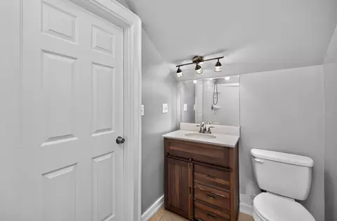 Bath - 1507 Monroe St, Covington, KY 41014 photo 2 of 3