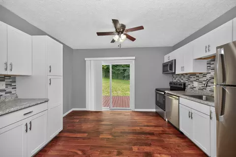 Kitchen - 1507 Monroe St, Covington, KY 41014 photo 2 of 4