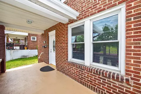 Exterior - 1507 Monroe St, Covington, KY 41014 photo 3 of 12