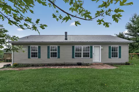 126 Hillview Dr, Falmouth, KY 41040