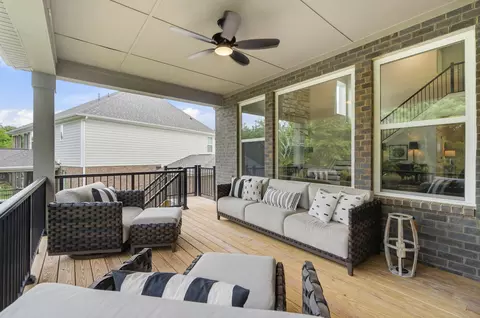 Exterior - 1631 Stone Crest Dr, Hebron, KY 41048 photo 6 of 11