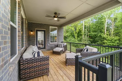 Exterior - 1631 Stone Crest Dr, Hebron, KY 41048 photo 7 of 11