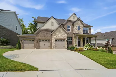 Exterior - 1631 Stone Crest Dr, Hebron, KY 41048 photo 3 of 11