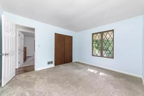 Bedroom - 6590 E Bend Rd, Burlington, KY 41005 photo 2 of 6