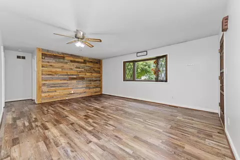 Living - 6590 E Bend Rd, Burlington, KY 41005 photo 2 of 4