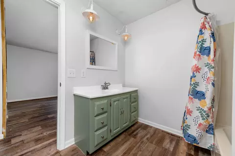 Bath - 6590 E Bend Rd, Burlington, KY 41005 photo 2 of 3