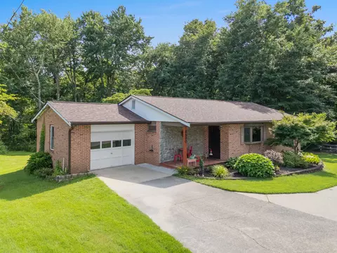 Exterior - 6590 E Bend Rd, Burlington, KY 41005 photo 2 of 9