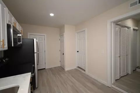 Entry Way - 129 W 9th St, Covington, KY 41011 photo 1 of 2