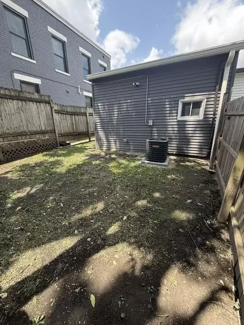 Exterior - 129 W 9th St, Covington, KY 41011 photo 5 of 7