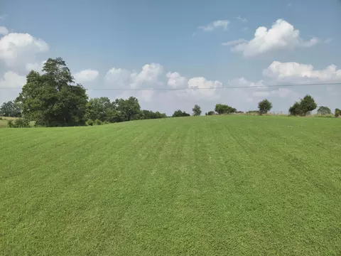 8234 Orangeburg Rd, Maysville, KY 41056