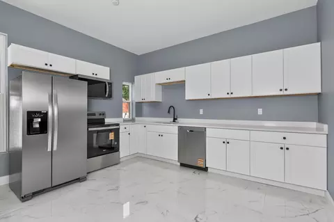 Kitchen - 36 Euclid St, Covington, KY 41016 photo 1 of 2