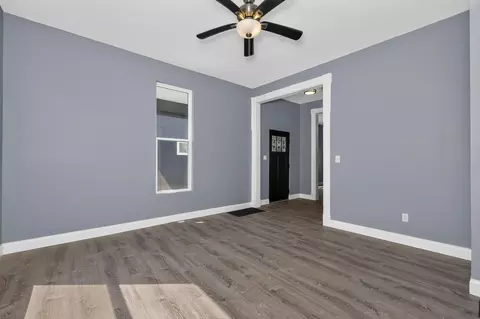Living - 36 Euclid St, Covington, KY 41016 photo 2 of 6