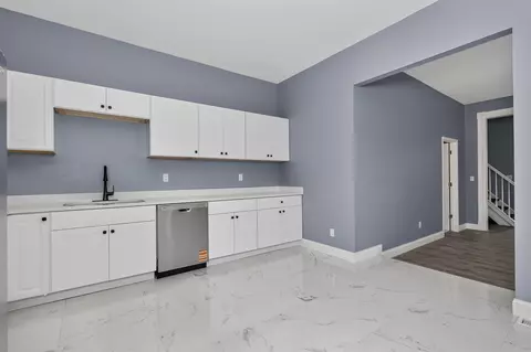 Entry Way - 36 Euclid St, Covington, KY 41016 photo 1 of 2