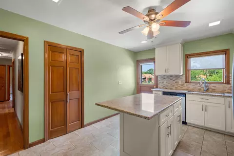 Kitchen - 25 Lorup Ave, Covington, KY 41011 photo 3 of 3