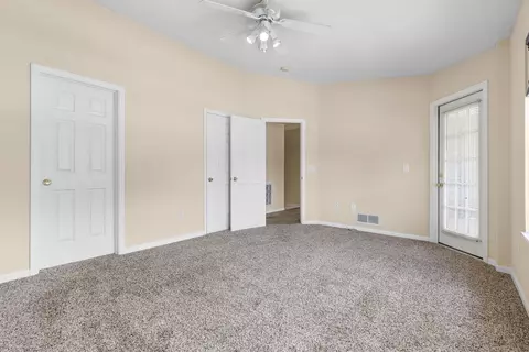 Bedroom - 562 Fawn Run Dr, Cold Spring, KY 41076 photo 2 of 2