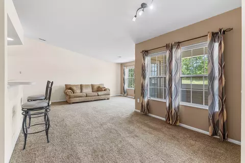 Living - 562 Fawn Run Dr, Cold Spring, KY 41076 photo 4 of 4