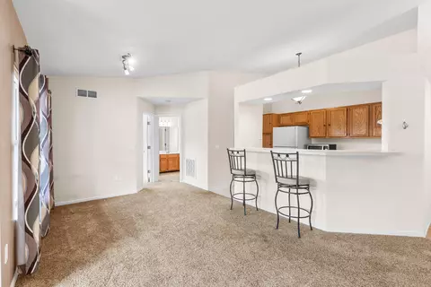 Living - 562 Fawn Run Dr, Cold Spring, KY 41076 photo 3 of 4