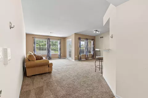 Living - 562 Fawn Run Dr, Cold Spring, KY 41076 photo 1 of 4