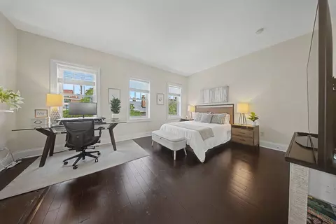 Bedroom - 223 E 2nd St, Covington, KY 41011 photo 6 of 6