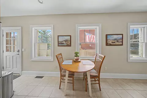 Dining - 223 E 2nd St, Covington, KY 41011 photo 1 of 3