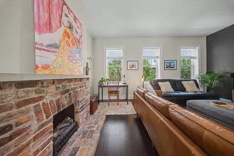 Living - 223 E 2nd St, Covington, KY 41011 photo 6 of 7
