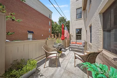 Exterior - 223 E 2nd St, Covington, KY 41011 photo 4 of 4