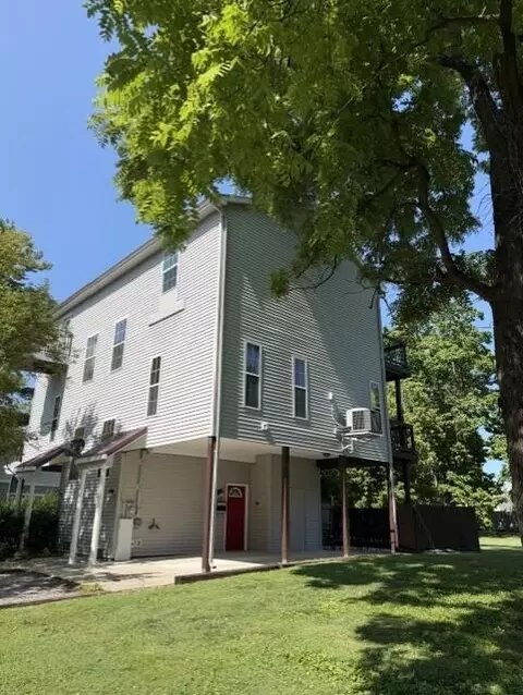 Exterior - 111 Parkview St, Augusta, KY 41002 photo 2 of 6