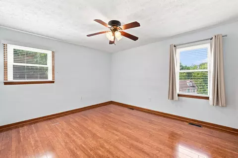Bedroom - 2598 Lake Ct, Villa Hills, KY 41017 photo 1 of 6