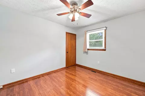 Bedroom - 2598 Lake Ct, Villa Hills, KY 41017 photo 5 of 6